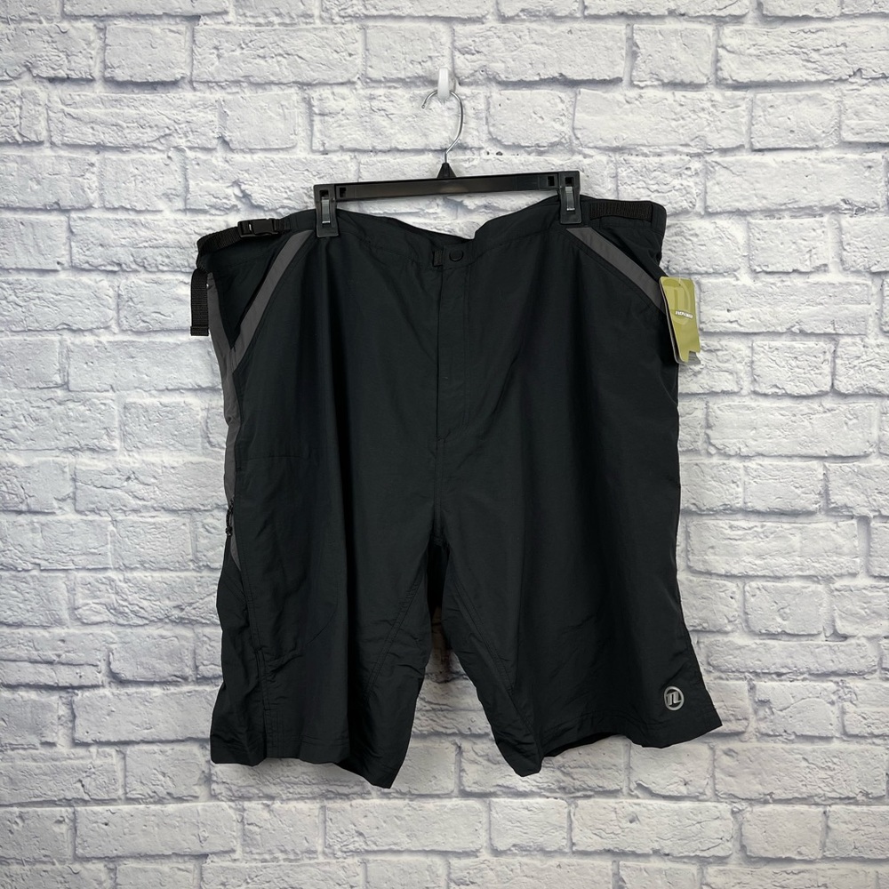 Novara Exposure Double Shorts Padded Nwt!!!